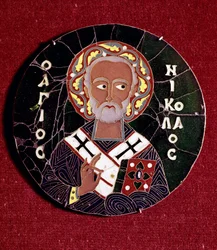Arte bizantina: representação de São Nicolau de Myra (ou Bari) (século IV) (Arte bizantina: representação de São Nicolau de Bari) Email do século X (Esmalte