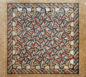 Chão de mosaico da área de bema na igreja bizantina primitiva em Shiloh, Cisjordânia, 380-420 dC (mosaico)