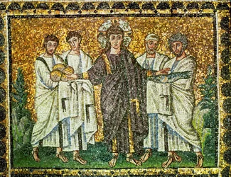 Jesus e a multiplicação dos pães e dos peixes, quatro apóstolos, século VI (mosaico)