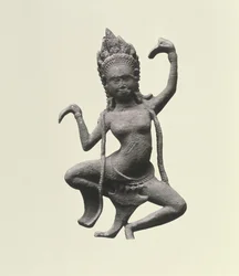 Um Apsaras Dançante, detalhe de um friso, final do século 12 - início do século 13 (pedra) (detalhe com 155540)