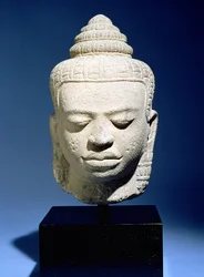 Cabeça do Buda, Khmer, Camboja, século XII-XIII (arenito)