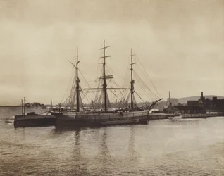 O porto de Hochelaga, escuna antiga ainda em atividade (fotografia a preto e branco)