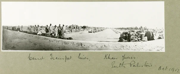 Linhas de Transporte de Camelo, Khan Yunis, outubro de 1917