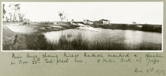 Rio Auja, mostrando Khirbet Hadrah, 3 de dezembro de 1917