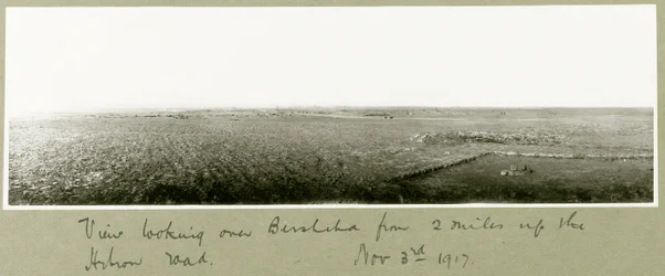 Vista olhando por cima de Beersheba de duas milhas até Hebron Road, 3 de novembro de 1917