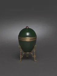 Jade Egg com Stand, após 1900