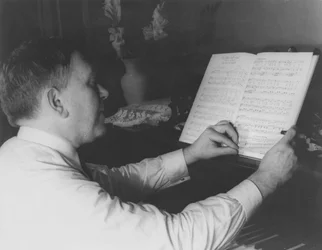 Henry Louis Mencken (1880-1956) julho de 1932 (impressão em gelatina e prata)