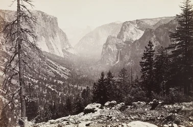 O Vale de Yosemite, a partir de Inspiration Point,
Trilho de Mariposa, c.1861 (Impressão albuminada)