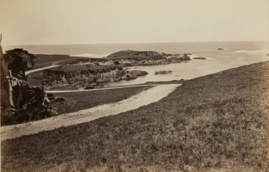 Vista da costa perto de Monterey