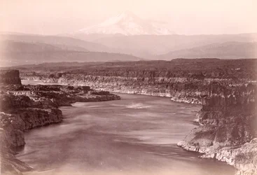[Monte Hood visto de The Dalles, Oregon]