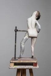 Degas Doll 3, 2017 (resina pintada, aço, madeira)