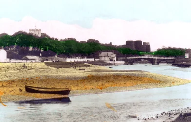 Castelo de Rhuddlan, perto de Rhyl, Denbighshire, 1926.