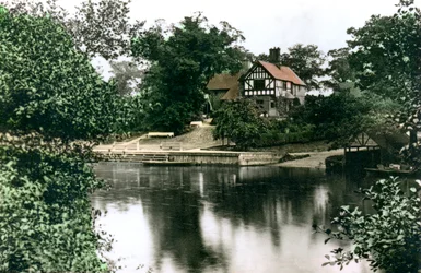 O rio Dee em Chester, Cheshire, 1926.