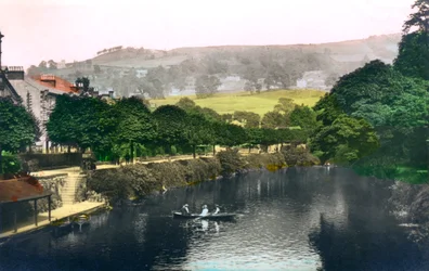 O rio Derwent em Matllock, Derbyshire, 1926.