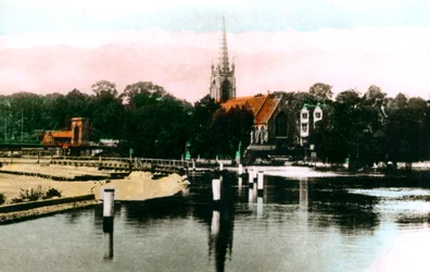 O rio Tamisa em Marlow, Buckinghamshire, 1926.