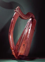 Harpa (madeira com latão e prata)