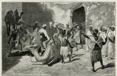 O carregamento de camelos da caravana do autor da história, Atanger, gravada por Biseo, para ilustrar a história Le Maroc de Edmondo de Amicis, em 1875, publicada no tour du monde, sob a direcção de Edouard Charton