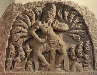 Dançando Shiva de dezesseis braços
