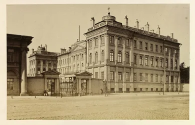 O Palácio Anichkov em São Petersburgo, de Bergamasco, Charles (Karl) (1830-1896). Foto Albumina