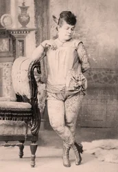 Retrato de Nora Hilderbrandt a mulher tatuada, c.1896