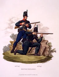 Uniforme de fuzileiros britânicos (60º e 95º Regimentos), de "Traje do Império Britânico, de acordo com o último regulamento", publicado em 1813 (aquatinta colorida à mão)