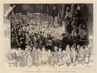 Uma bola de fantasia para crianças na mansão