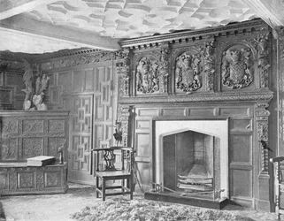 Tribunal de Birtsmorton: The Old Parlour