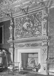 Casa de Boston: A chaminé da sala de estar