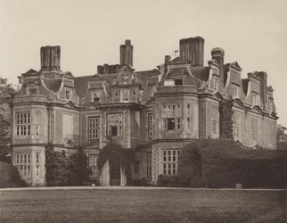 Swateley Hall, Uxbridge, a frente de entrada