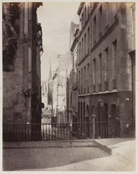 Rue Jean-de-Beauvais. Vista da Rue des Écoles em direcção ao Boulevard Saint-Germain, em obras