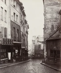Rue de la Montagne-Sainte-Geneviève perto do cruzamento da Rue Laplace