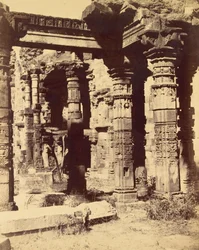 Exterior do Templo Hindu em Kootub