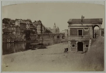 Pavilhão de portagem, porto do Hôtel-de-Ville e Île de la Cité com a Conciergerie, 4.º arrondissement, Paris.