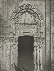 Catedral de Chartres: porta direita do portal real com Nossa Senhora de Chartres, 1857.