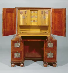 Gabinete - frente aberta, 1898 (mogno e azevinho branco) (ver também 272467-468)