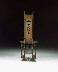 Uma cadeira lateral, com design perfurado, c.1899 (carvalho esculpido)