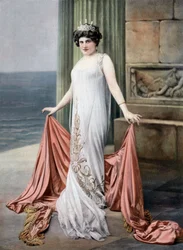 A soprano francesa Zina Brozia no papel de Thais na ópera "Thais", foto de Cheri Rousseau do jornal francês "Le Theatre", 11 de janeiro