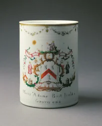 Uma Caneca Armorial, período Qianlong (1736-95) c.1775 (porcelana)
