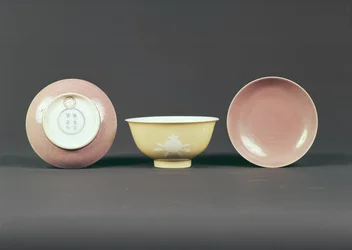 Taça Circular, período Chien Lung (1736-95) (cerâmica)