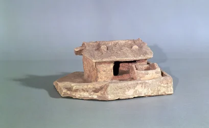 Modelo funerário de uma fazenda, de Thanh Hoa, Vietnã, dinastia Han (terracota)