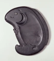 Inkstone na forma de uma carpa pulando, tarde Ming para dinastia Ching cedo (pedra esculpida tuan)