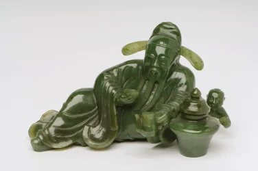 Figura chinesa erudita recostada (jade)