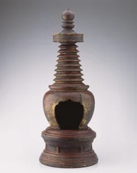 Stupa, dinastia Ming (1368-1644) (madeira laqueada e ouro)