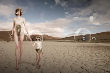 Figuras futuristas do deserto