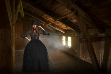 A Mulher Misteriosa do Sótão