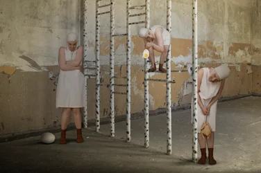 Três Figuras Surrealistas