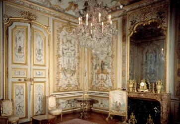 Vista do Gabinete dos Macacos ou "La Grande Singerie" de Christophe Huet (1700-1759) 1737 Chantilly, Musee Conde