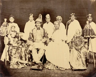 Jung Bahadoor com sua esposa principal, 2 filhas e escravas