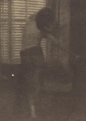 Modelo num estúdio de Nova Iorque, c.1915 (fotografia)