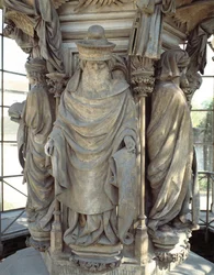 Zachariah. A base do Poço de Moisés (escultura)